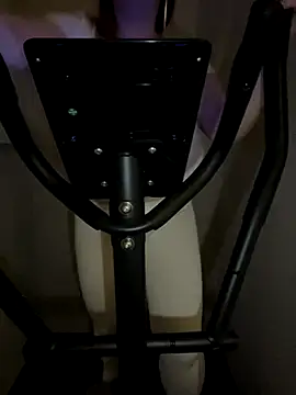 Snapshot of -R0sa-8ella- chatting on September 8, 2025, 10:20 pm -R0sa-8ella- online show from September 8, 2025, 10:20 pm