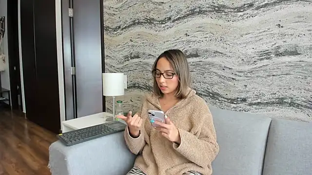 Snapshot of Sophi__a chatting on March 5, 2025, 8:10 pm Sophi a online show from March 5, 2025, 8:10 pm