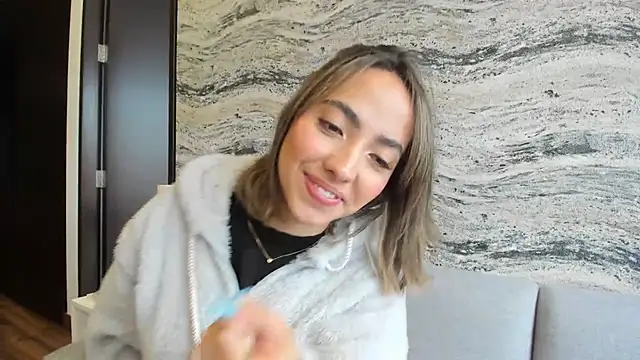 Snapshot of Sophi__a chatting on March 19, 2025, 8:22 pm Sophi a online show from March 19, 2025, 8:22 pm