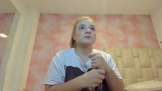 Snapshot of emily_lean_ chatting on June 24, 2026, 3:27 am emily lean online show from June 24, 2026, 3:27 am