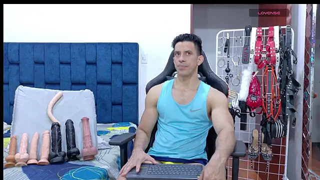 Snapshot of JoseRumbero26 chatting on April 21, 2026, 2:04 am JoseRumbero26 online show from April 21, 2026, 2:04 am