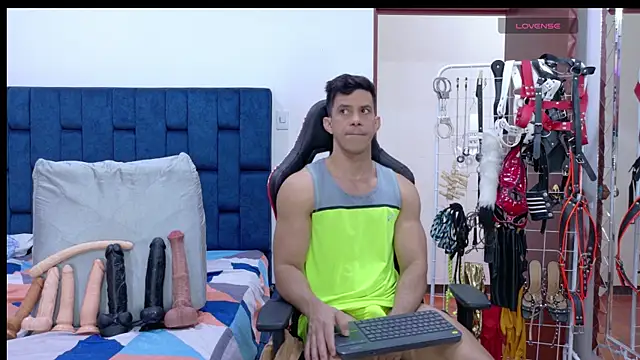 Snapshot of JoseRumbero26 chatting on May 16, 2026, 12:48 pm JoseRumbero26 online show from May 16, 2026, 12:48 pm