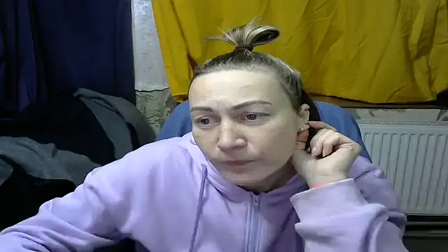 Snapshot of wLESLYMOSw chatting on December 22, 2024, 6:48 pm wLESLYMOSw online show from December 22, 2024, 6:48 pm