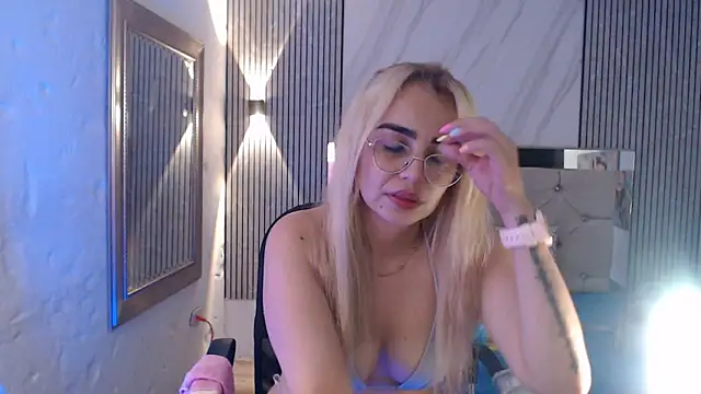 ashley  tylor online show from March 17, 2026, 2:27 am