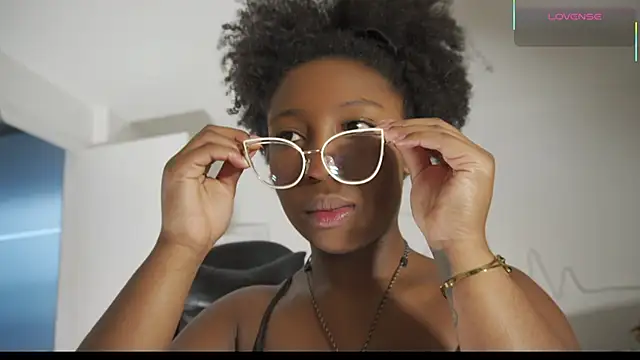 EmmaSanzz  online show from January 8, 2026, 11:34 am