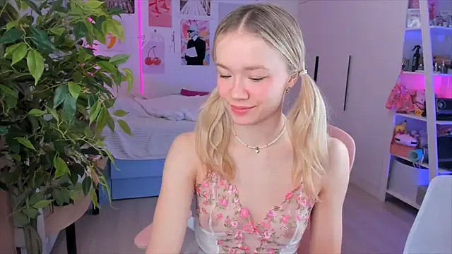 Lily Young online show from February 6, 2026, 5:12 am