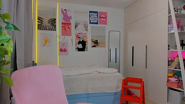 Lily Young online show from March 25, 2026, 3:12 am