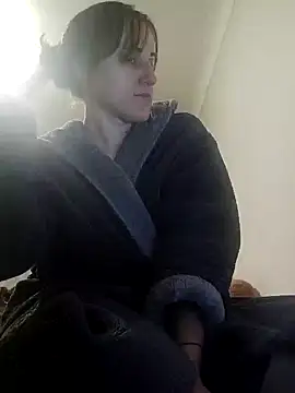 emeli moon online show from December 9, 2024, 9:58 pm