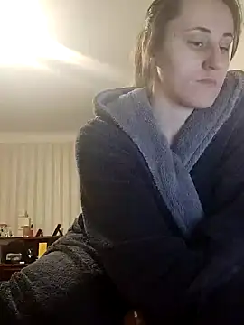 emeli moon online show from January 2, 2025, 6:56 pm