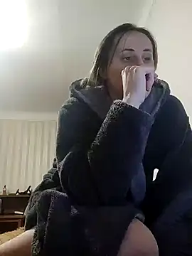 emeli moon online show from January 13, 2025, 8:15 pm