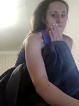 emeli moon online show from February 28, 2025, 6:52 pm