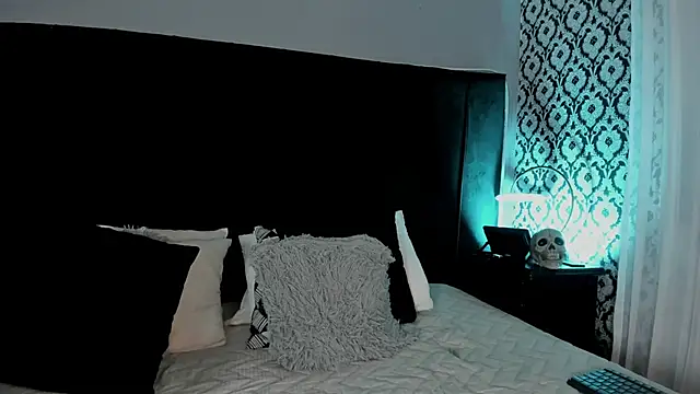 Adeelinee online show from May 22, 2026, 7:52 pm