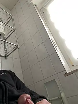 Snapshot of Furko_33 chatting on December 28, 2024, 12:35 pm Furko 33 online show from December 28, 2024, 12:35 pm