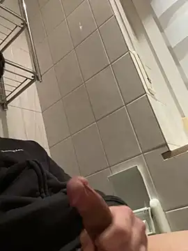 Snapshot of Furko_33 chatting on December 28, 2024, 4:52 pm Furko 33 online show from December 28, 2024, 4:52 pm