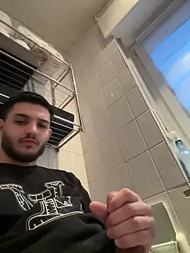 Snapshot of Furko_33 chatting on January 10, 2025, 3:06 pm Furko 33 online show from January 10, 2025, 3:06 pm