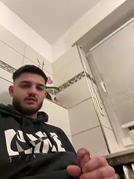 Snapshot of Furko_33 chatting on February 2, 2025, 2:27 am Furko 33 online show from February 2, 2025, 2:27 am