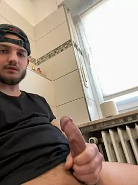 Snapshot of Furko_33 chatting on February 26, 2025, 3:08 pm Furko 33 online show from February 26, 2025, 3:08 pm