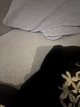 PlasticSurface727 online show from November 25, 2025, 2:17 pm