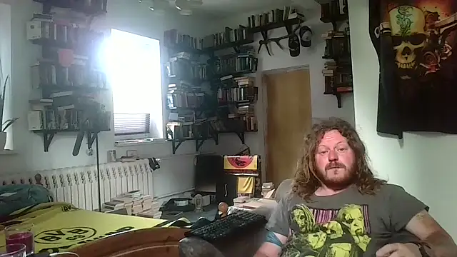 Snapshot of sunr1sa chatting on June 10, 2026, 4:23 am sunr1sa online show from June 10, 2026, 4:23 am