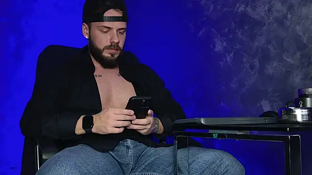 juliusmasters online show from December 21, 2025, 8:16 pm