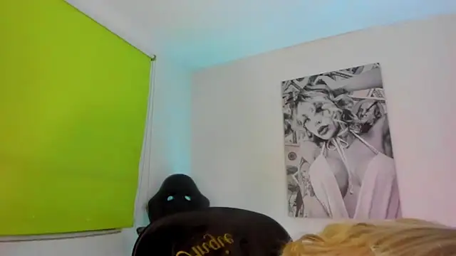Snapshot of _juliana_star_ chatting on February 9, 2025, 11:46 pm  juliana star  online show from February 9, 2025, 11:46 pm