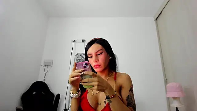 Snapshot of _juliana_star_ chatting on October 5, 2025, 9:24 pm  juliana star  online show from October 5, 2025, 9:24 pm