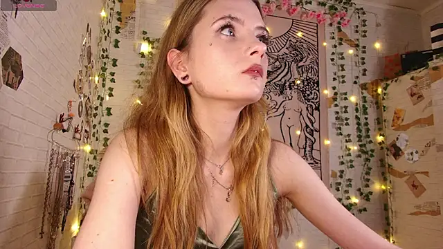 summerhazeee online show from February 12, 2026, 5:08 pm