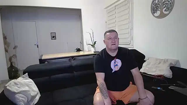 Snapshot of darkmoonsubmissive chatting on January 14, 2025, 9:51 pm darkmoonsubmissive online show from January 14, 2025, 9:51 pm