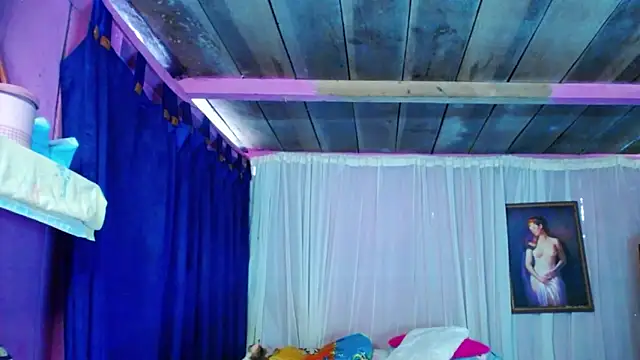 ZoeKuipers13 online show from January 3, 2025, 7:50 pm