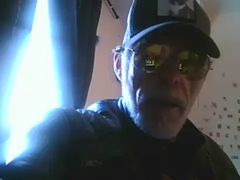 Snapshot of DaddyQuimHot chatting on February 27, 2025, 11:20 am DaddyQuimHot online show from February 27, 2025, 11:20 am