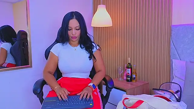 Dakota diaz  online show from April 29, 2026, 7:31 pm