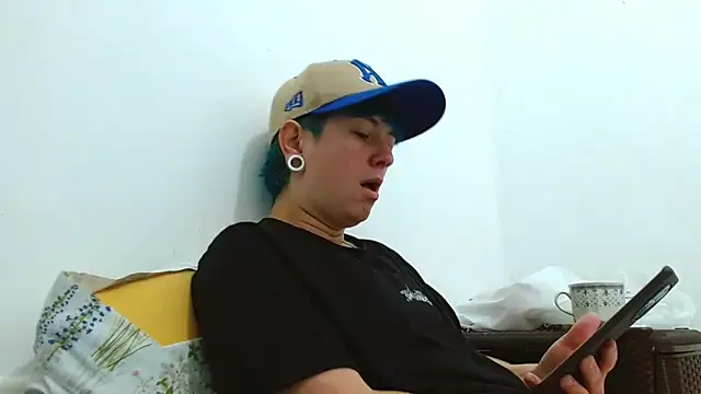 tomboyblue online show from February 25, 2026, 4:05 pm