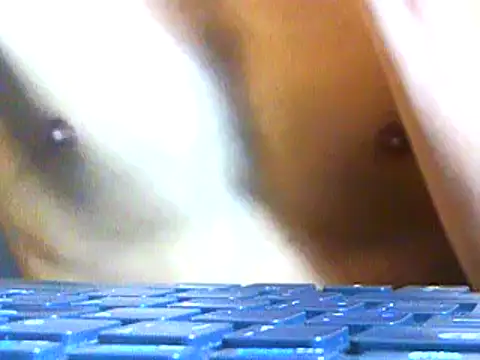 Ian zaenzz online show from February 5, 2025, 9:50 pm