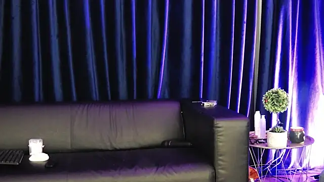 Snapshot of RosaCatalleya chatting on March 23, 2026, 5:22 am RosaCatalleya online show from March 23, 2026, 5:22 am