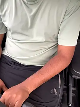 Snapshot of bighorn2000 chatting on October 27, 2025, 11:36 am bighorn2000 online show from October 27, 2025, 11:36 am