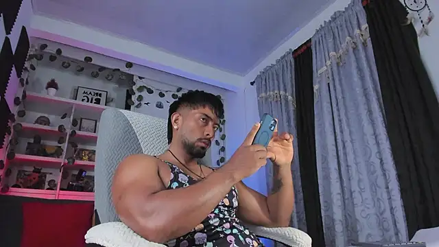 Couple muscle1 online show from March 12, 2026, 8:26 pm