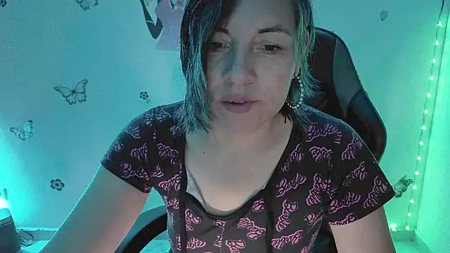 Lady breaks hearts online show from March 15, 2026, 10:21 am