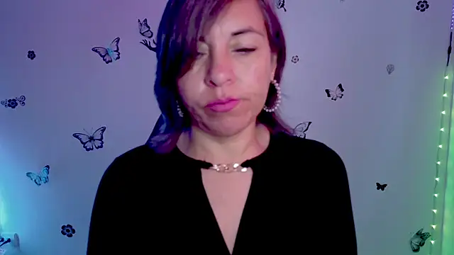 Lady breaks hearts online show from April 6, 2026, 12:50 pm