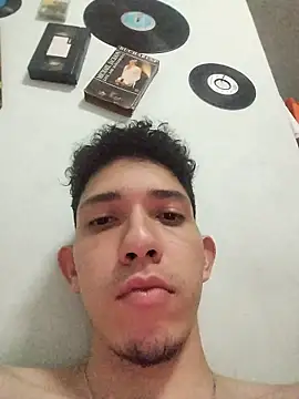 Snapshot of Dilan_blakc_ chatting on November 20, 2025, 12:11 am Dilan blakc online show from November 20, 2025, 12:11 am