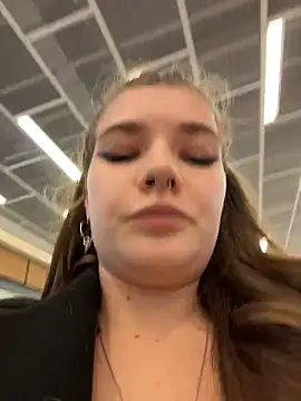 Snapshot of Holy_Tereza chatting on April 21, 2026, 4:01 pm Holy Tereza online show from April 21, 2026, 4:01 pm