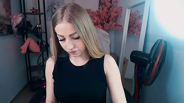  KittyBoo online show from February 5, 2025, 8:00 am