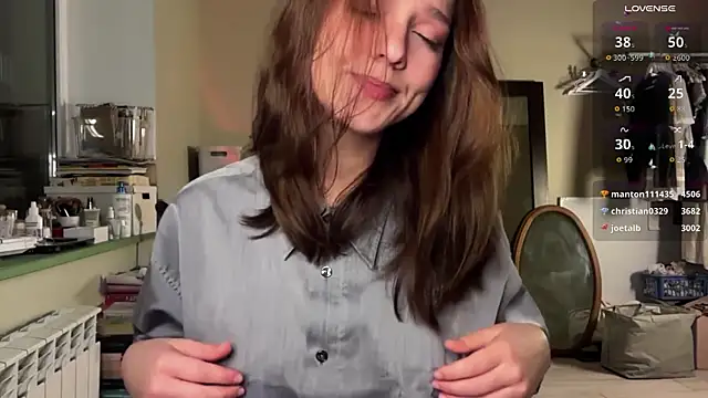 Addelin Moon online show from November 5, 2025, 4:51 pm