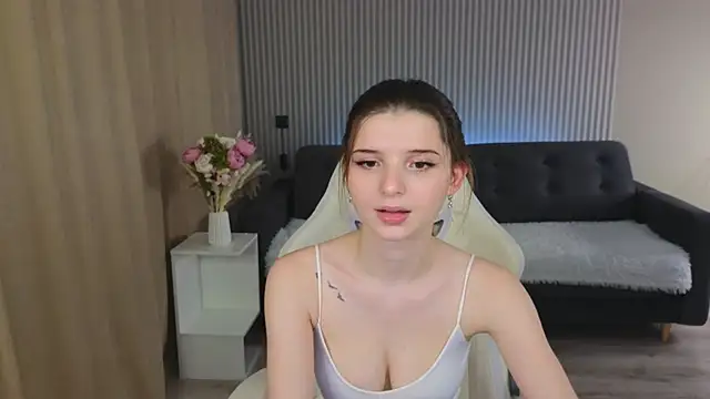 Snapshot of sofia__home chatting on November 2, 2025, 4:31 pm sofia home online show from November 2, 2025, 4:31 pm