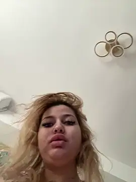 Snapshot of AllysonK chatting on February 13, 2026, 10:33 am AllysonK online show from February 13, 2026, 10:33 am