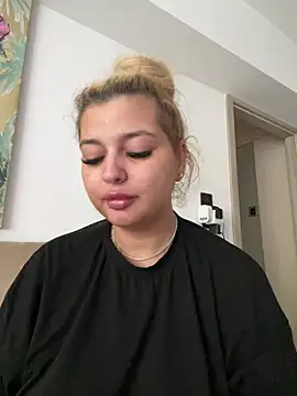 Snapshot of AllysonK chatting on June 14, 2026, 3:47 pm AllysonK online show from June 14, 2026, 3:47 pm