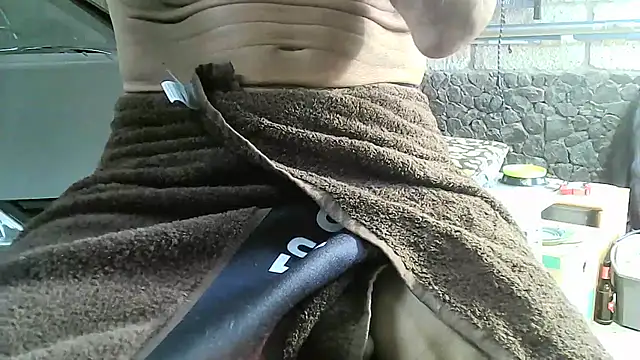 ewuich1 online show from April 2, 2026, 4:04 pm