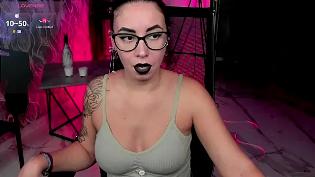 Snapshot of RitaSonnet chatting on October 12, 2025, 8:46 am RitaSonnet online show from October 12, 2025, 8:46 am