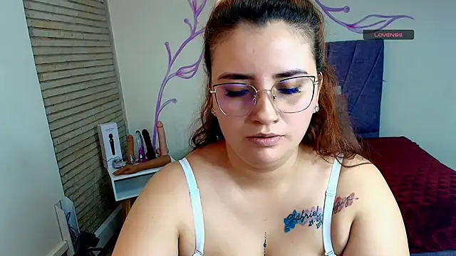 Snapshot of ZaraNolimits_ chatting on December 2, 2024, 10:34 pm ZaraNolimits online show from December 2, 2024, 10:34 pm