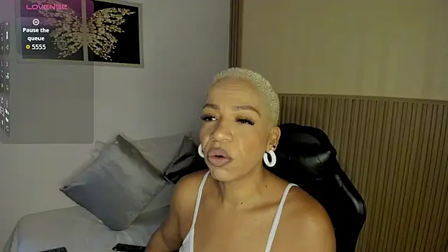 summer night  online show from April 1, 2026, 11:22 am