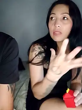 KarameloVzla online show from December 2, 2025, 2:50 am